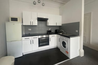 1 bed flat, 2 Lockyer Road,, Peverell, Plymouth, PL34RL - Image 1